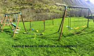 Zona de juegos infantil en Casas Rurales Las Corradas