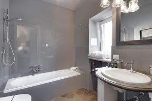 Koupelna v ubytování Locanda Don Serafino Historical Boutique Hotel