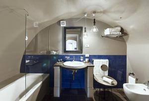 Koupelna v ubytování Locanda Don Serafino Historical Boutique Hotel