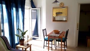A kitchen or kitchenette at Costa Alegria B2