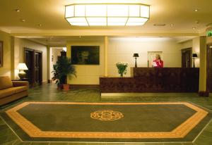 The lobby or reception area at Vaughan Lodge Hotel