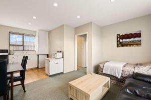 Gallery image of Econo Lodge Canterbury Court Motel in Christchurch