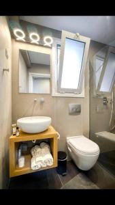 Kúpeľňa v ubytovaní Elea Athens Apartment + 21 fotografií