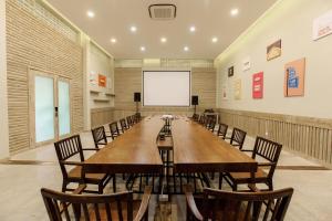 a large conference room with a large table and chairs at Lahana Resort Phu Quoc & Spa in Phu Quoc