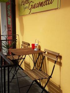 Restoran ili drugo mesto za obedovanje u objektu Garni Giacometti