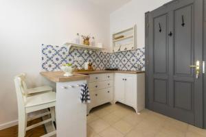 A kitchen or kitchenette at Villa Lenka