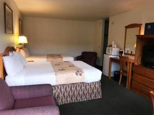 Postel nebo postele na pokoji v ubytování Americas Best Value Inn - Pendleton