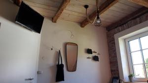 TV a/nebo společenská místnost v ubytování Vintage House am Faaker Seebach