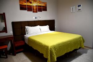 A bed or beds in a room at Seaview