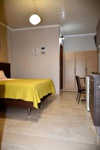A bed or beds in a room at Seaview
