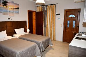 A bed or beds in a room at Seaview