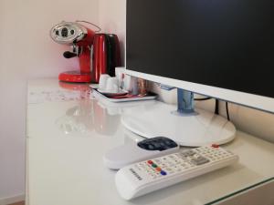 Příslušenství pro přípravu čaje a kávy v ubytování Stop Over BLQ