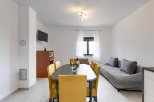 TV a/nebo společenská místnost v ubytování Apartments Antica - Edita