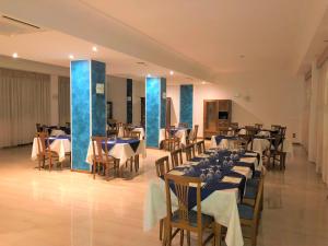 En restaurang eller annat matställe på Hotel Santa Lucia