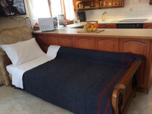 A kitchen or kitchenette at Mikro Katafygio