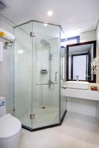 Baðherbergi á Golden Line Hotel Danang