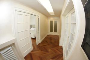 Kép Champagne Rooms szállásáról Sirmionéban a galériában Még 26 kép