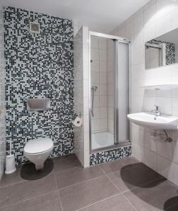 Koupelna v ubytování Landhotel Röfleuten
