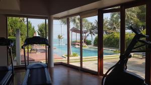 Bazén v ubytování Pranaluxe Pool Villa Holiday Home nebo v jeho okolí