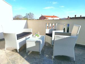 Balkon lub taras w obiekcie Apartments Ana Medulin