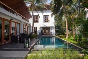 Bazén v ubytování Pranaluxe Pool Villa Holiday Home nebo v jeho okolí