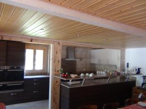 Eldhús eða eldhúskrókur á Chalet Suisse Bed and Breakfast
