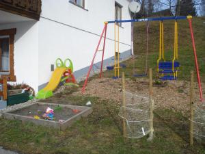 Herní místnost nebo prostor pro děti v ubytování Haus Mondspitze