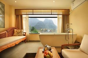 Ein allgemeiner Bergblick oder ein Berglick von des Hotels aus