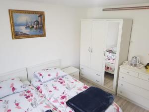 Postel nebo postele na pokoji v ubytování Rooms Ivan + 37 fotografií