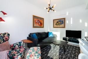 Ruang duduk di WHome | Anjos Premium Apartment #10
