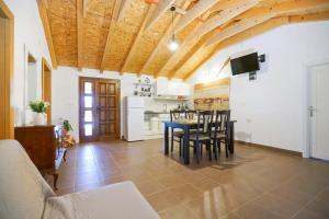 Kuchyň nebo kuchyňský kout v ubytování Holiday house Dalma