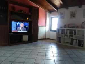 TV/trung tâm giải trí tại La Finestra sul Lago