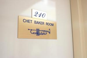 a sign for a chef baker room on a wall at Hotel Prins Hendrik in Amsterdam
