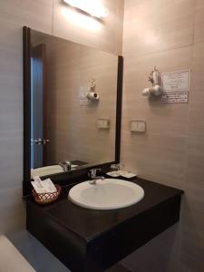 Phòng tắm tại Azumaya Hotel Kim Ma 2