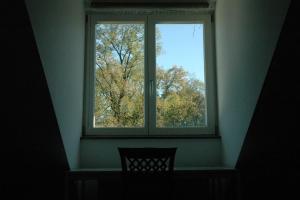 Galeriebild der Unterkunft Quiet, spacious and family-friendly top-floor apartment, 100m2, 2 bedrooms, garden view in Wien