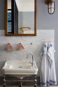 Baðherbergi á Hotel Frantz, WorldHotels Crafted