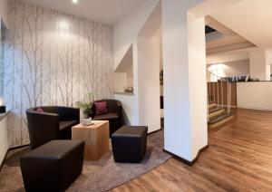 Posezení v ubytování Hotel Seeluna am Klostersee + 19 fotografií