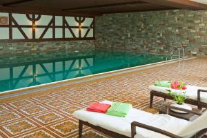 Bazén v ubytování Hotel Mayer nebo v jeho okolí