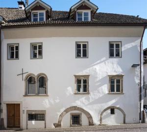The building in which Az apartmant is located