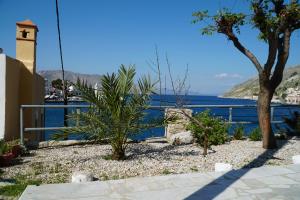 Imagen de la galería de Apartment Gialos, en Symi 48 fotos más