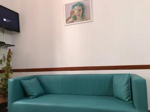 Televízia a/alebo spoločenská miestnosť v ubytovaní Albergue las Veletas