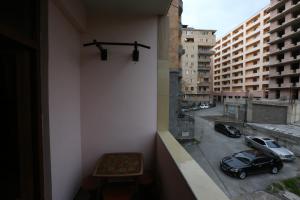 Ett kök eller pentry på Avenue Hostel Yerevan