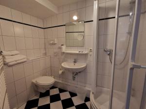 Billede fra billedgalleriet på Gästehaus Dorflinde i Grasellenbach + 56 billeder