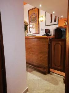 Kuchnia lub aneks kuchenny w obiekcie Hostal Sierpes
