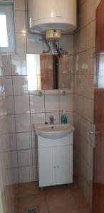 Arany apartman Zsóry tesisinde bir banyo