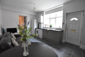 Een keuken of kitchenette bij Apartments Argyle Square