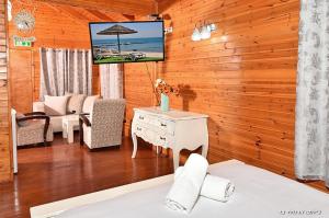Fotografie z fotogalerie ubytování צימרים מעיינות האהבה v destinaci Reẖov + 35 fotografií