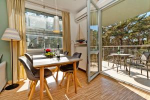 Balkon lub taras w obiekcie Willa 4 Żywioły BlueApart Jurata