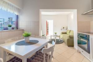 Gallery image of Mediterranean House by The Beach in Posedarje