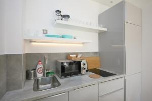 Kuchyň nebo kuchyňský kout v ubytování Prague Expat House
